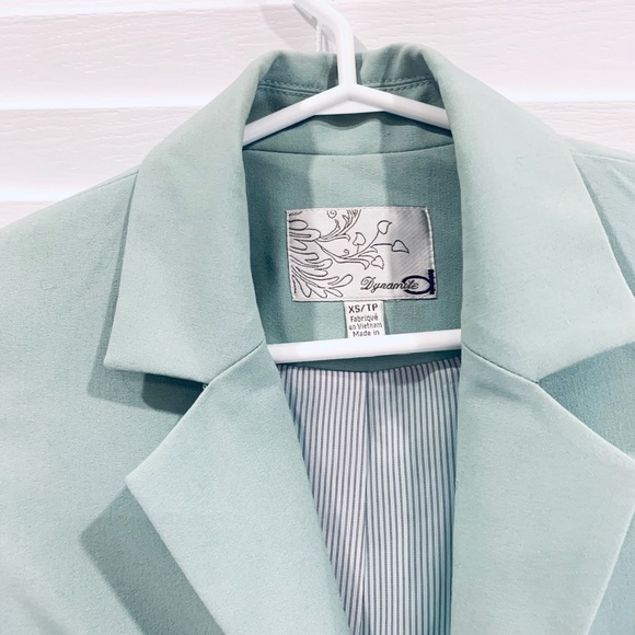 Blazer - Picture 2 of 2